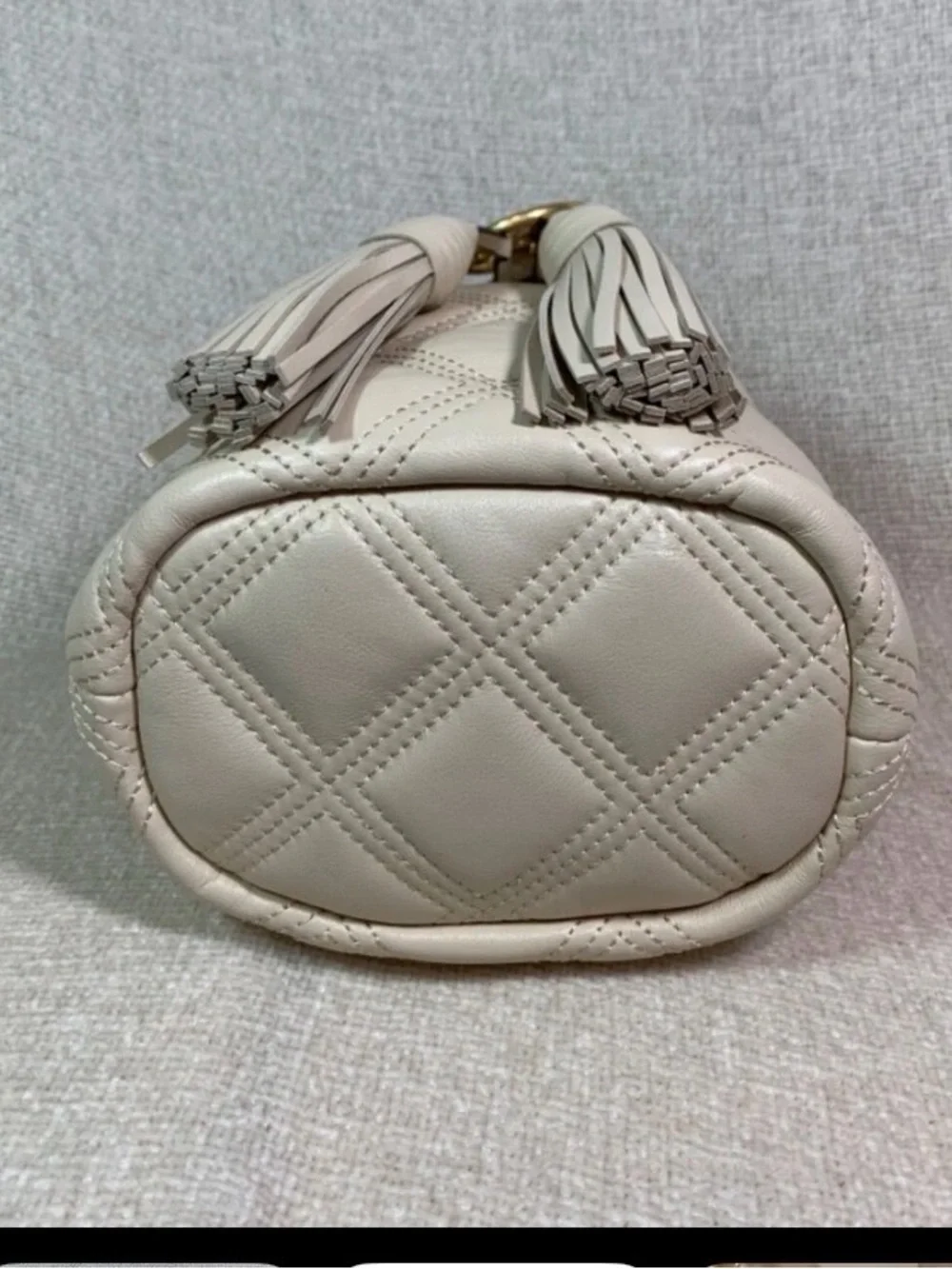 NEW Tory Burch Soft Fleming Cream Leather Mini Bucket/Crossbody Bag/Shoulder Bag